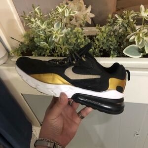 Nike Air Max 270 React Black Gold size 6Y